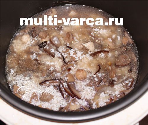 Рис із грибами або різотто в мультиварці