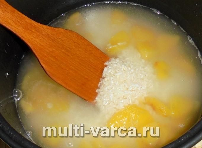 Рисова каша з яблуками в мультиварці