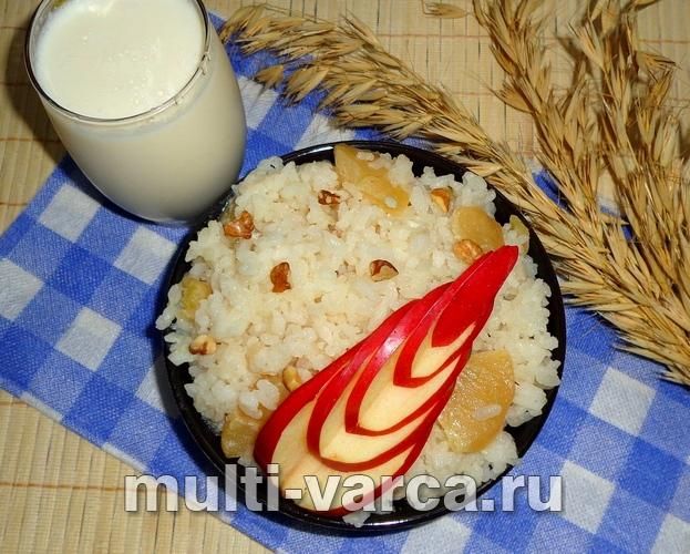 Рисова каша з яблуками в мультиварці