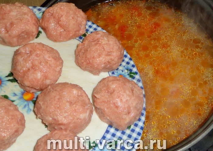 Щи з фрикадельками в мультиварці