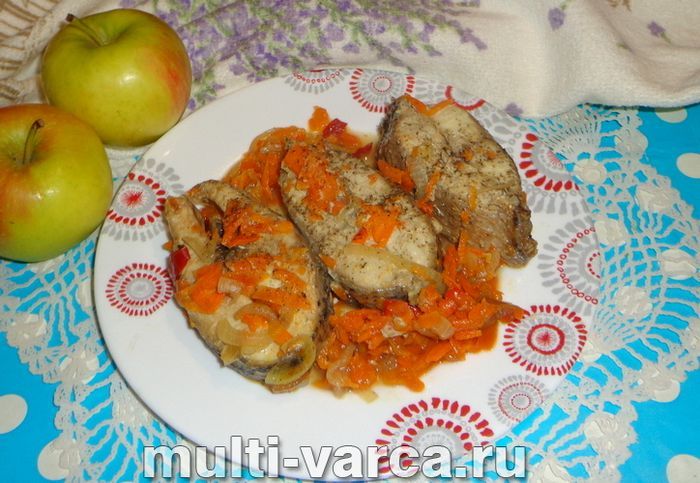 Щука з овочами в мультиварці