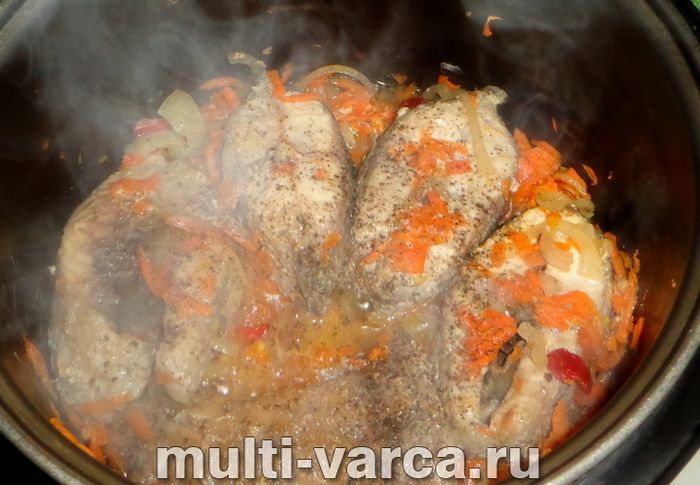 Щука з овочами в мультиварці