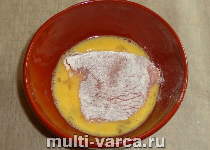 Шніцель з індички в мультиварці