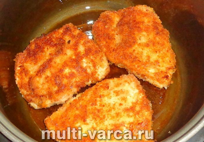 Шніцель з індички в мультиварці