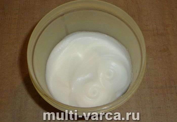 Сирна запіканка зі згущеним молоком у мультиварці