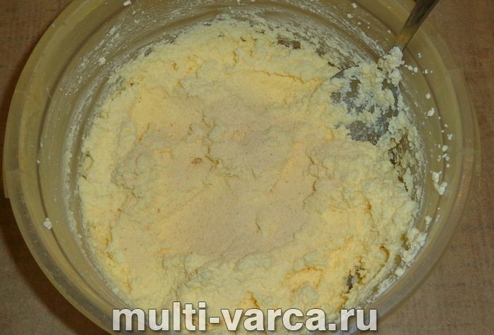 Сирна запіканка зі згущеним молоком у мультиварці