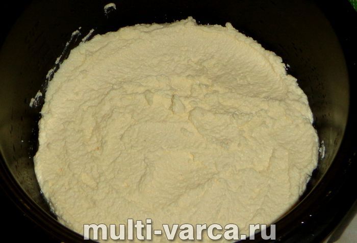 Сирна запіканка зі згущеним молоком у мультиварці