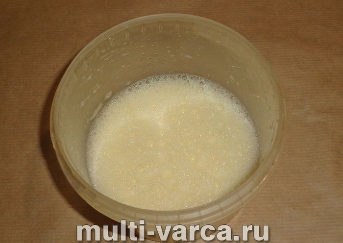 Сирник у мультиварці з манкою