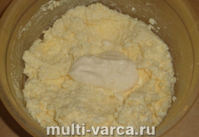Сирник у мультиварці з манкою