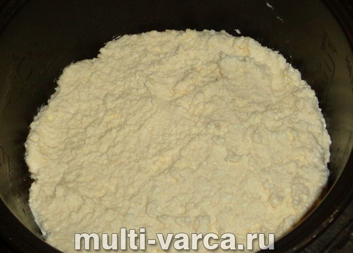 Сирник у мультиварці з манкою