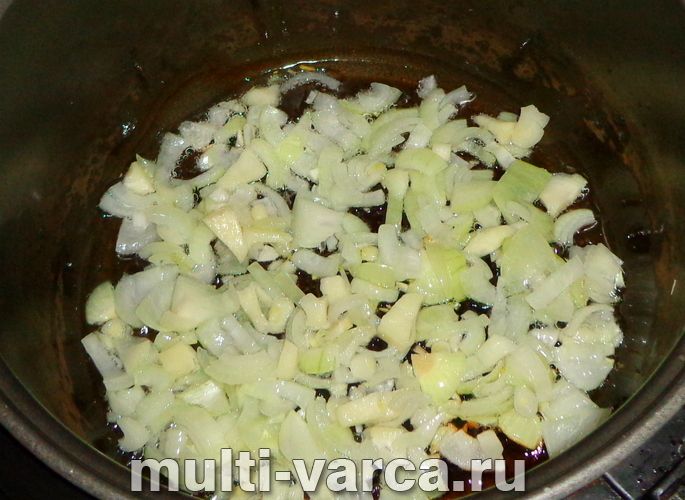Смажена картопля з куркою в мультиварці