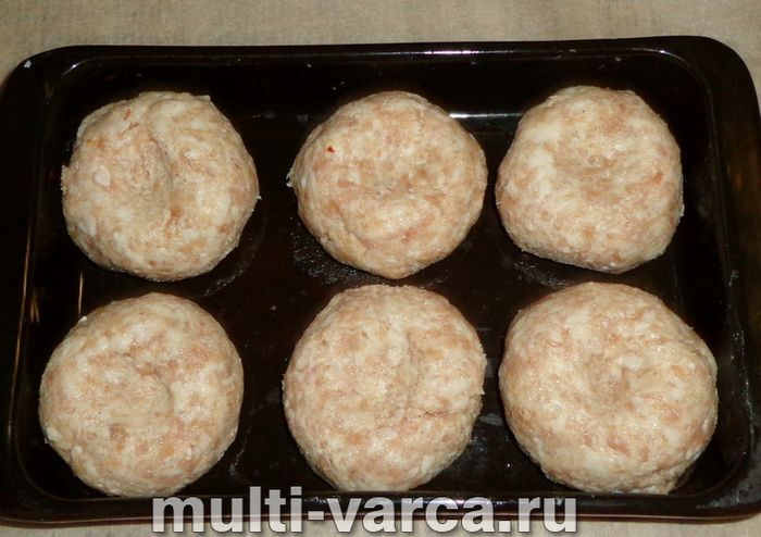 Стіжки з фаршу та картоплі в духовці