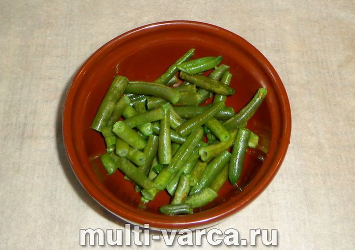 Стручкова квасоля тушкована з капустою