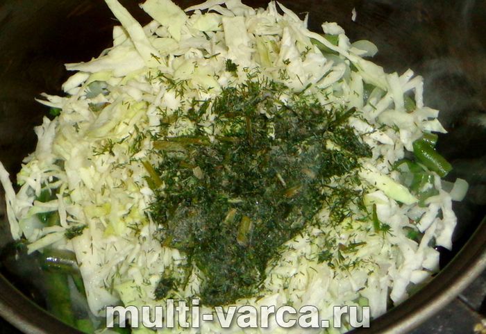 Стручкова квасоля тушкована з капустою