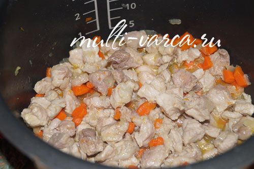Свинина, тушкована з галушками