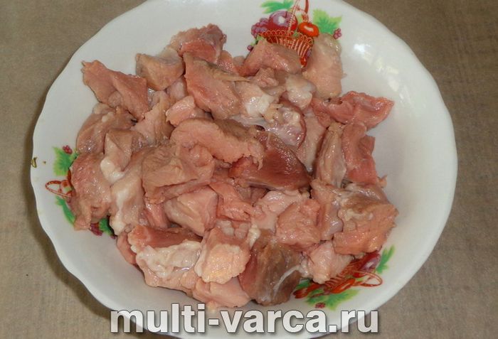 Свинина з баклажанами в мультиварці