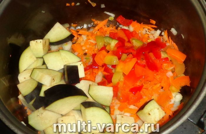 Свинина з баклажанами в мультиварці