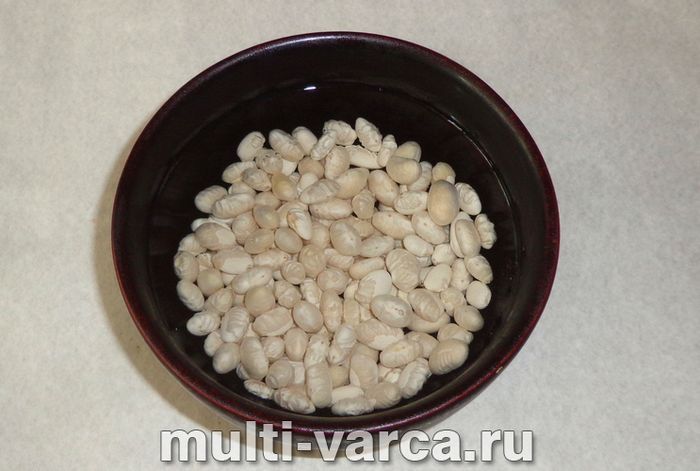 Свинина з квасолею в мультиварці
