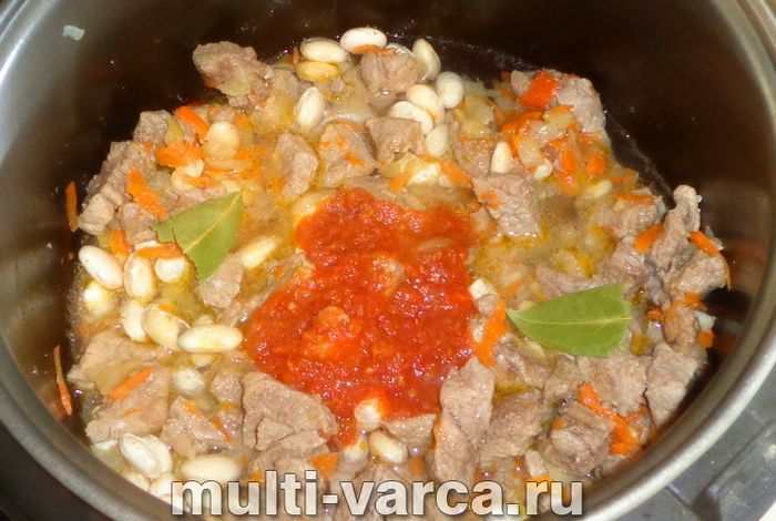 Свинина з квасолею в мультиварці