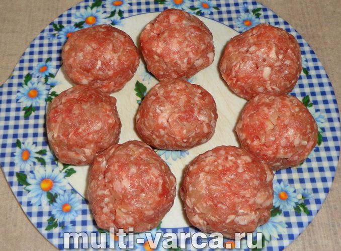 Тефтелі з картоплею в мультиварці