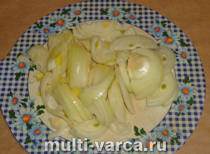Тушкована картопля з цибулею