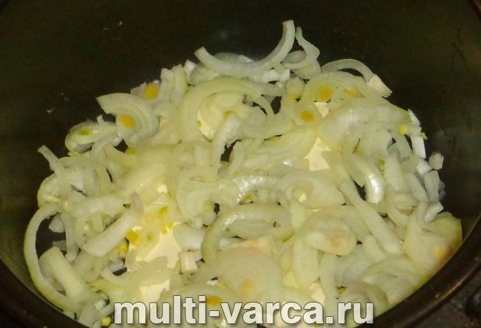 Тушкована картопля з цибулею