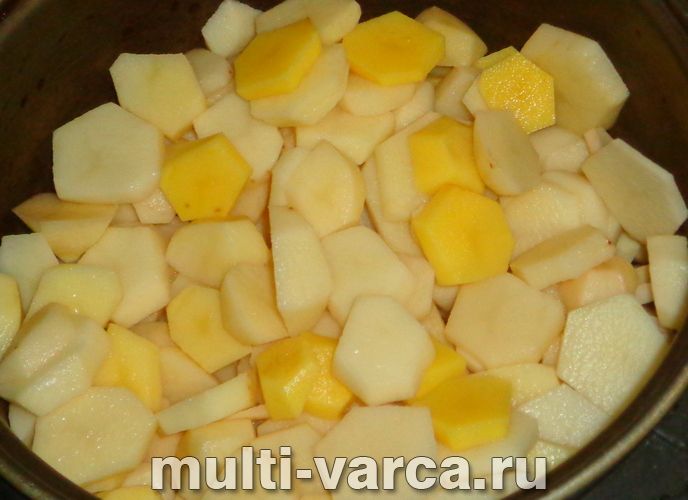 Тушкована картопля з цибулею