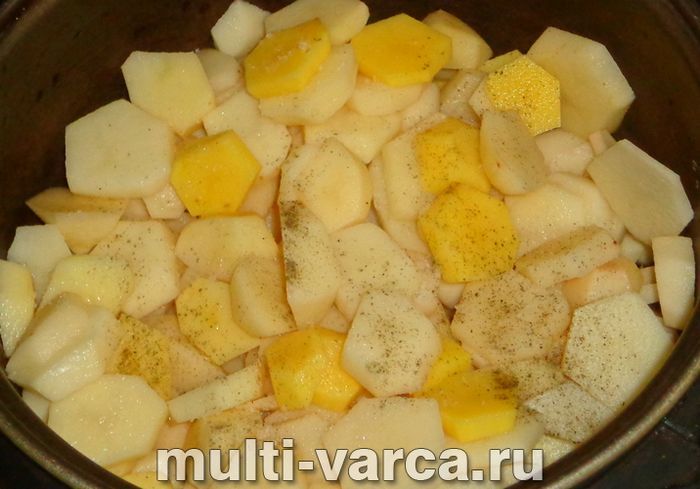 Тушкована картопля з цибулею
