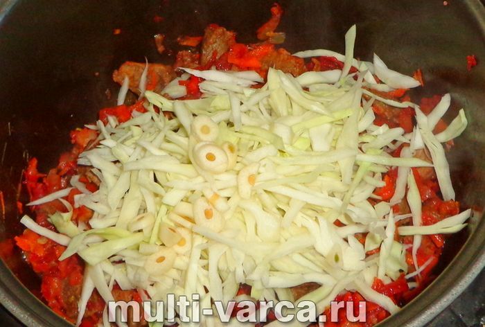 Український борщ у мультиварці