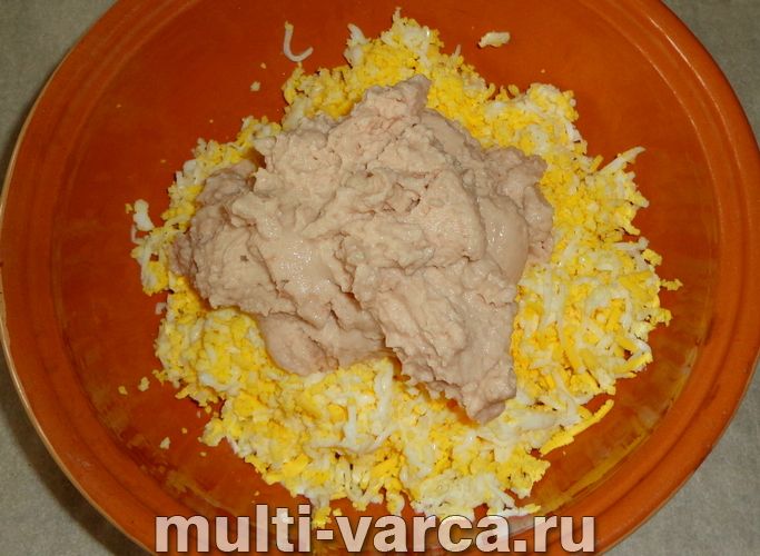 Закуска з печінки тріски "Ялинкові кулі"