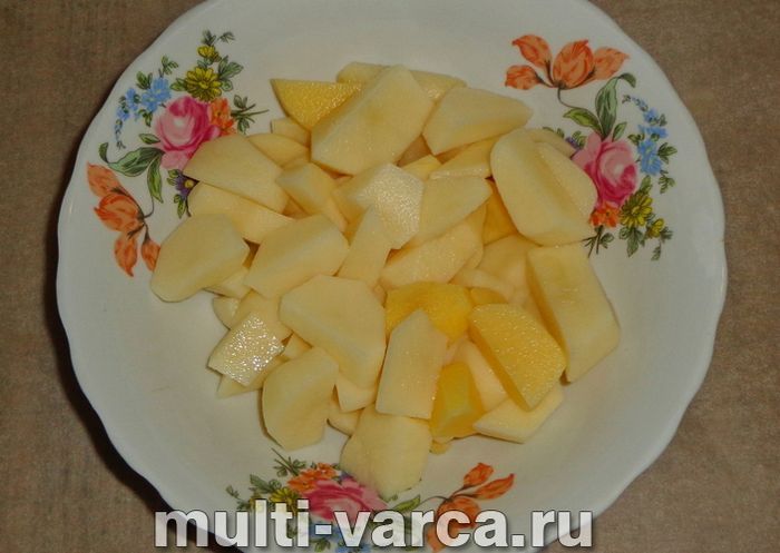 Запечений короп із картоплею в духовці