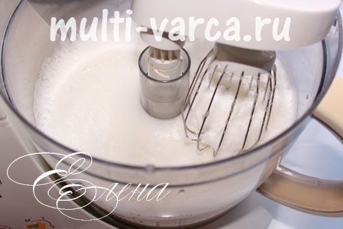 Запіканка з сиру з полуницею в мультиварці
