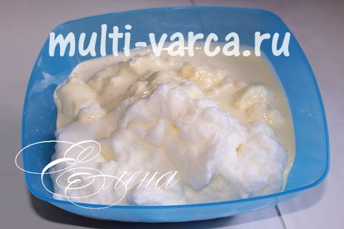 Запіканка з сиру з полуницею в мультиварці