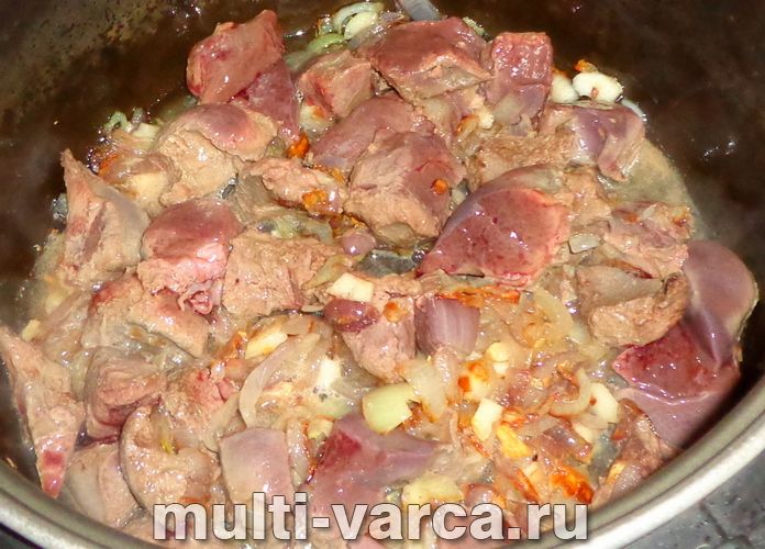 Бефстроганов із печінки в мультиварці