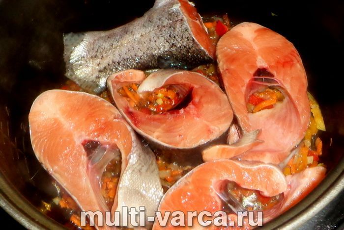 Форель з овочами в мультиварці