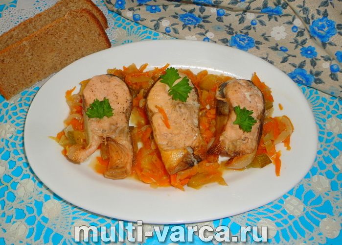 Горбуша з овочами в мультиварці
