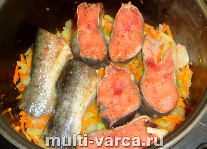 Горбуша з овочами в мультиварці