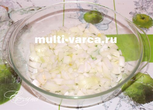 Тушкована квасоля з куркою в мультиварці