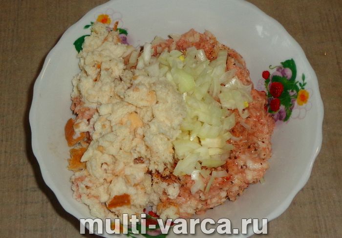 Гречка з котлетами в мультиварці