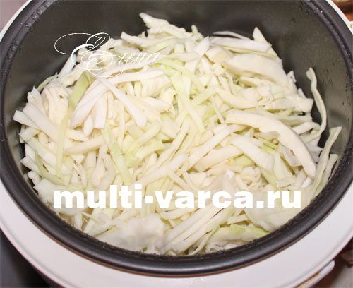 Як тушкувати яловичину з грибами та капустою