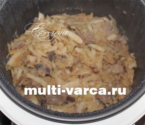 Як тушкувати яловичину з грибами та капустою