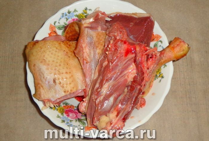 Качка в сметані в мультиварці
