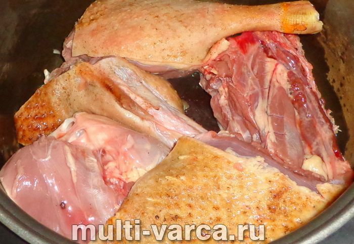 Качка в сметані в мультиварці