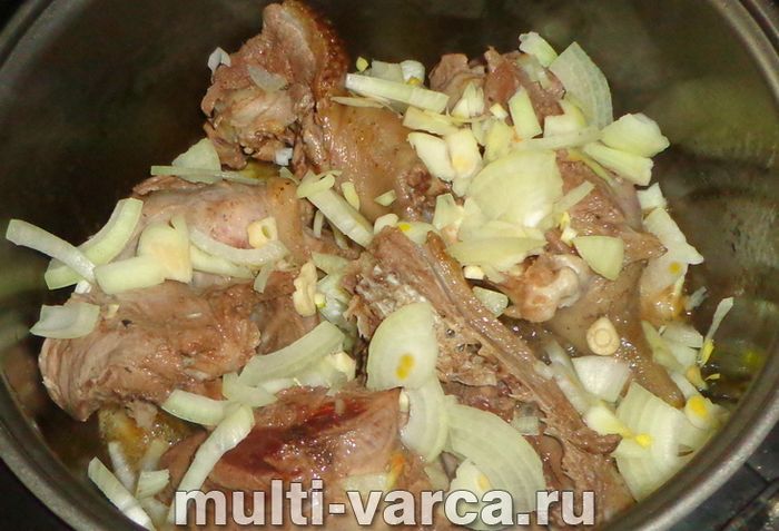 Качка в сметані в мультиварці