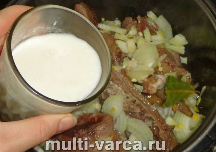 Качка в сметані в мультиварці