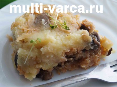 Капустяна запіканка з картоплею та грибами в мультиварці