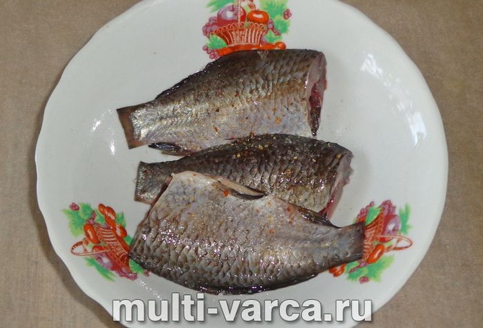 Карась у мультиварці
