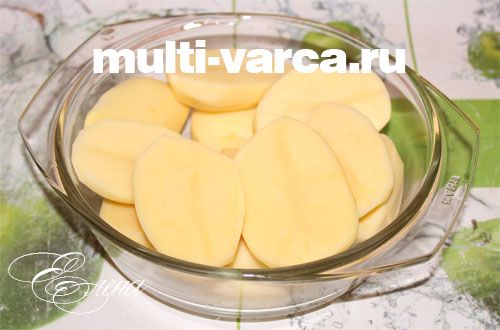 Картопля зі свининою на пару в мультиварці