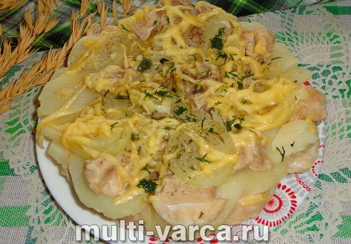 Картопляна запіканка з куркою в мультиварці