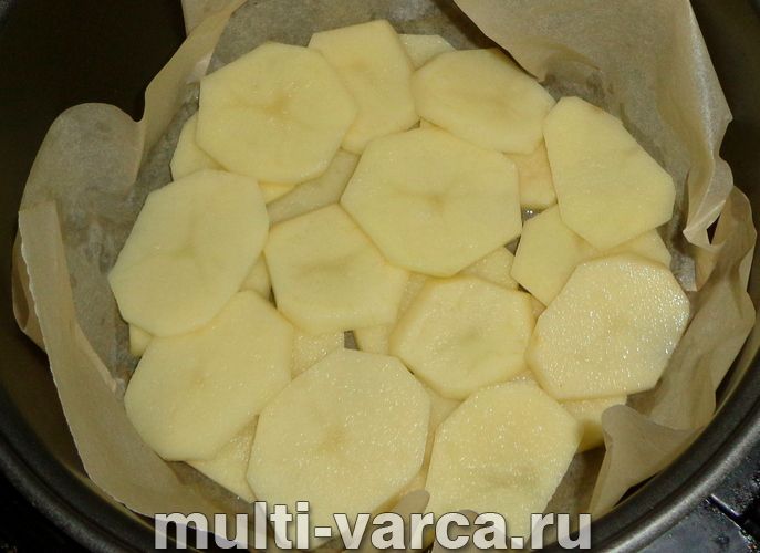 Картопляна запіканка з куркою в мультиварці